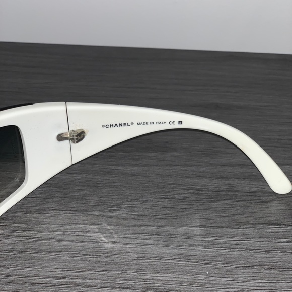Chanel sunglasses - Picture 7 of 8